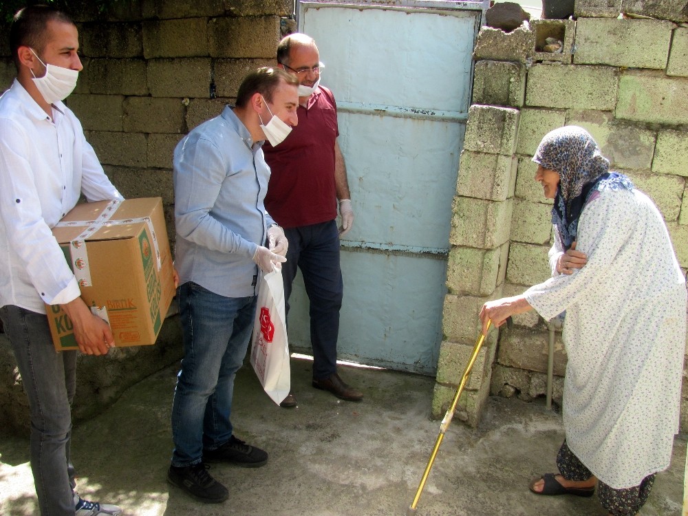 Kaymakam Mutlu’dan yaşlılara Kadir Gecesi ziyareti 