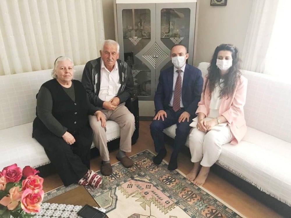Kaymakam Öner, şehit ailelerini ziyaret etti 