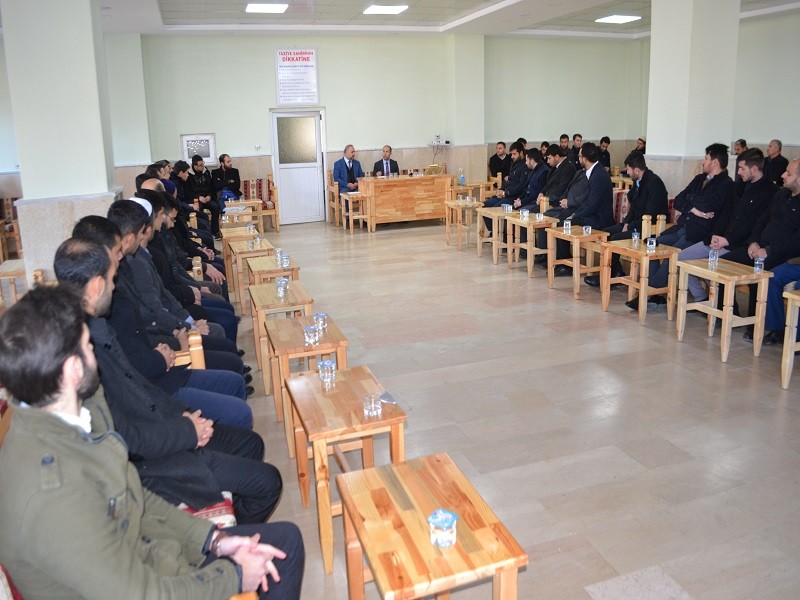 Kaymakam Özadalı imam ve vaizlerle bir araya geldi 