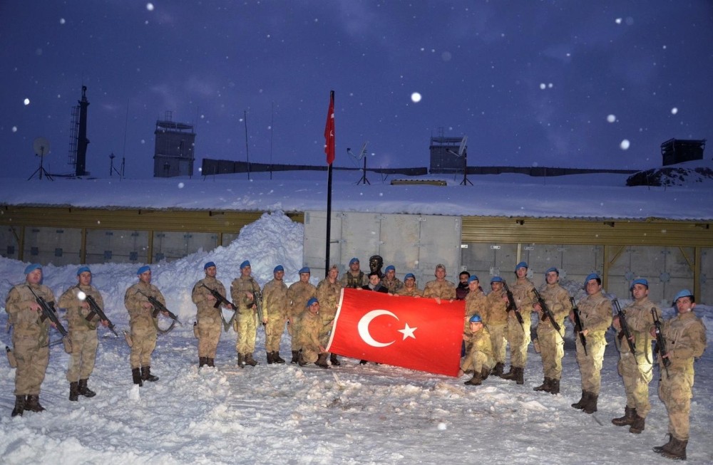 Kaymakam Pendik yeni yıla Kato’da Mehmetçik ile girdi 