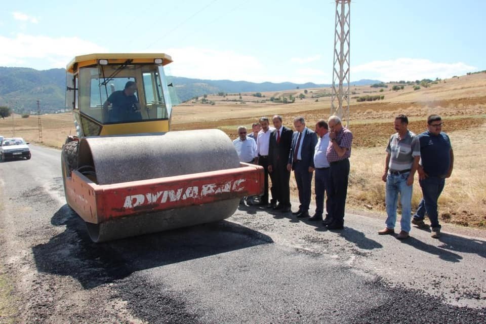 Kaymakam Pişkin, asfalt çalışmalarını inceledi 