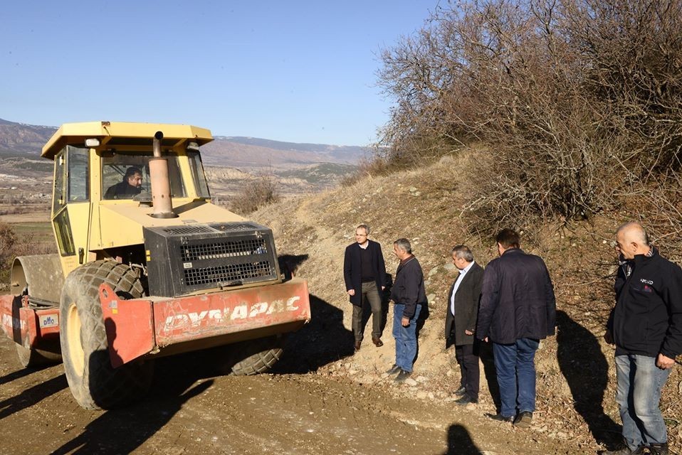 Kaymakam Pişkin köy yollarında yapılan çalışmaları inceledi 