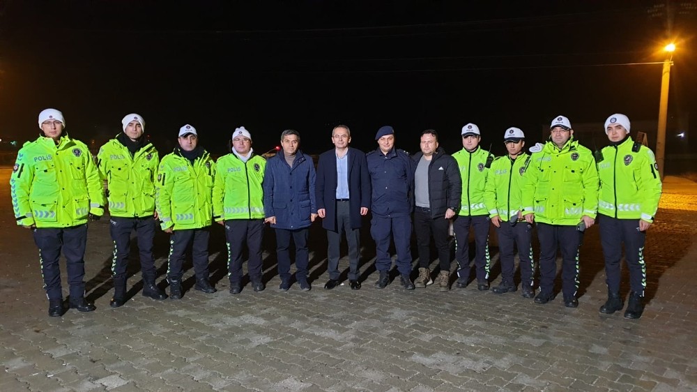 Kaymakam Pişkin uygulama yapan görevlileri ziyaret etti 