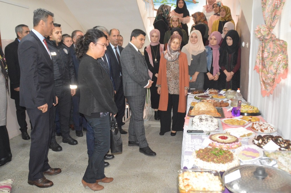 Kaymakam Sarı, kursiyerlerin yıl sonu etkinliğine katıldı 