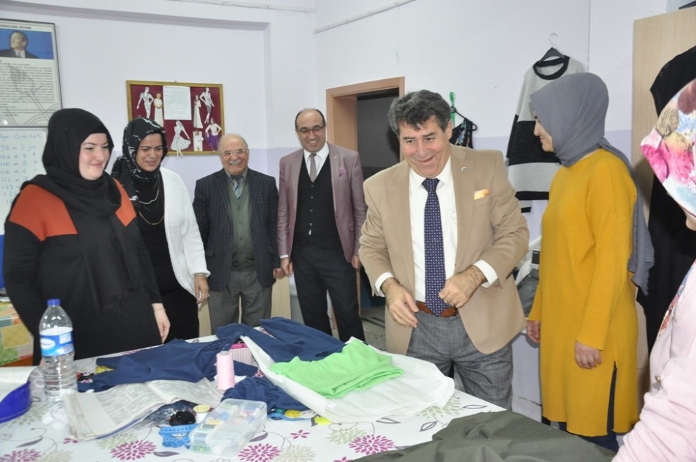 Kaymakam Tortop ve Başkan Çöl, Halk Eğitim Merkezi’nde incelemelerde bulundular 