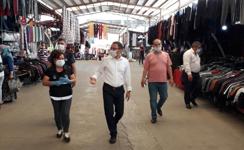 Kaymakam Uçgun yeniden açılan pazar yerinde incelemelerde bulundu 