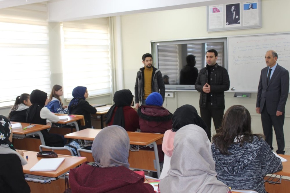 Kaymakamdan öğrencilere kitap tavsiyesi 