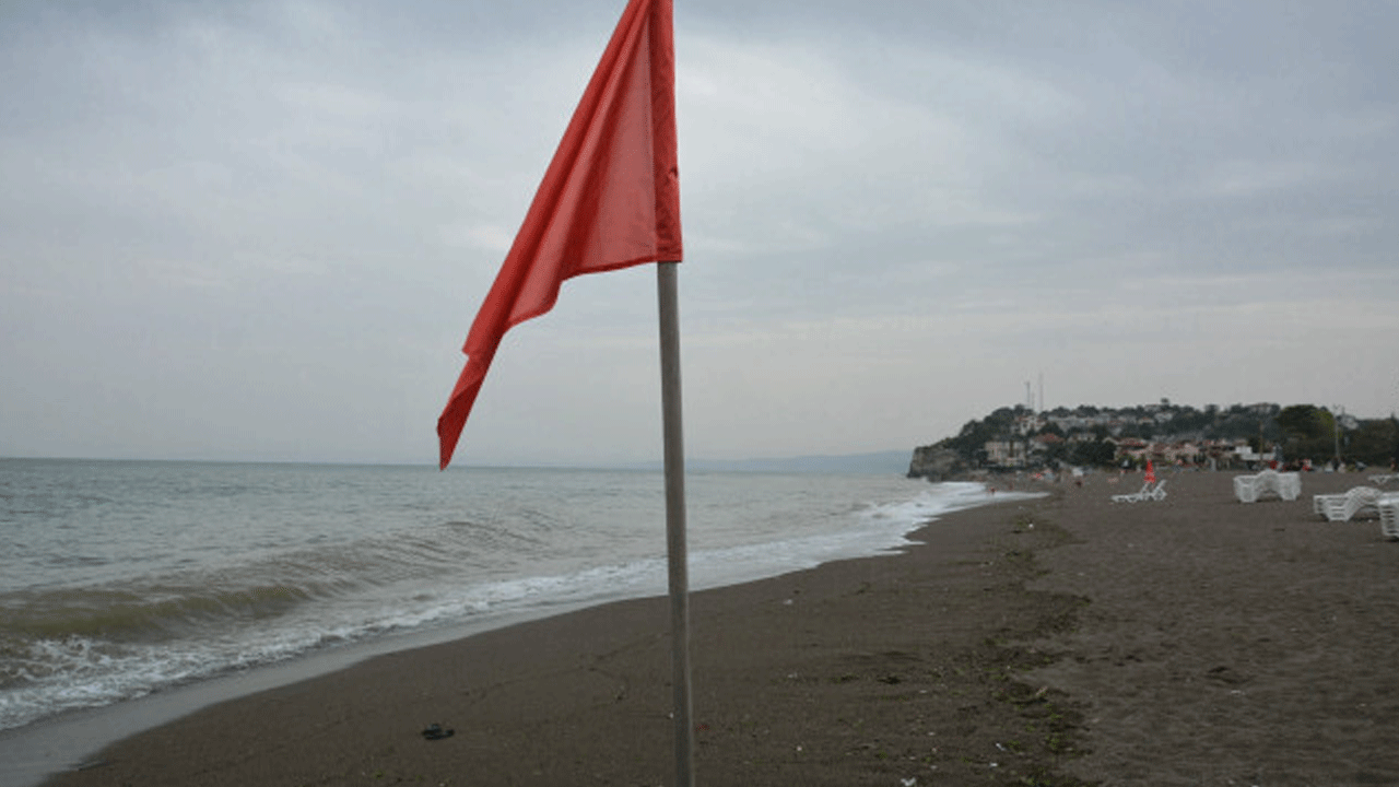 Kaymakamlık duyurdu! Denize girmek yasaklandı
