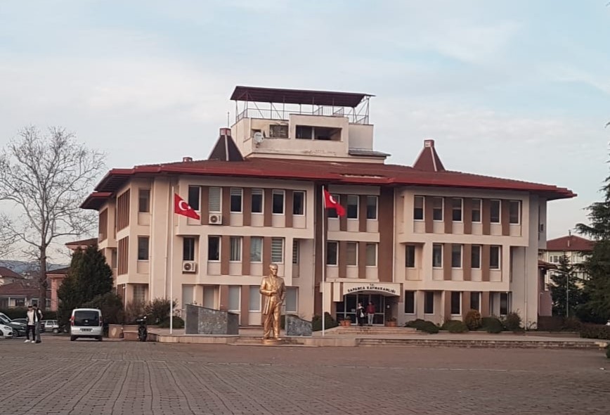 Kaymakamlıkta odasında ölü bulundu