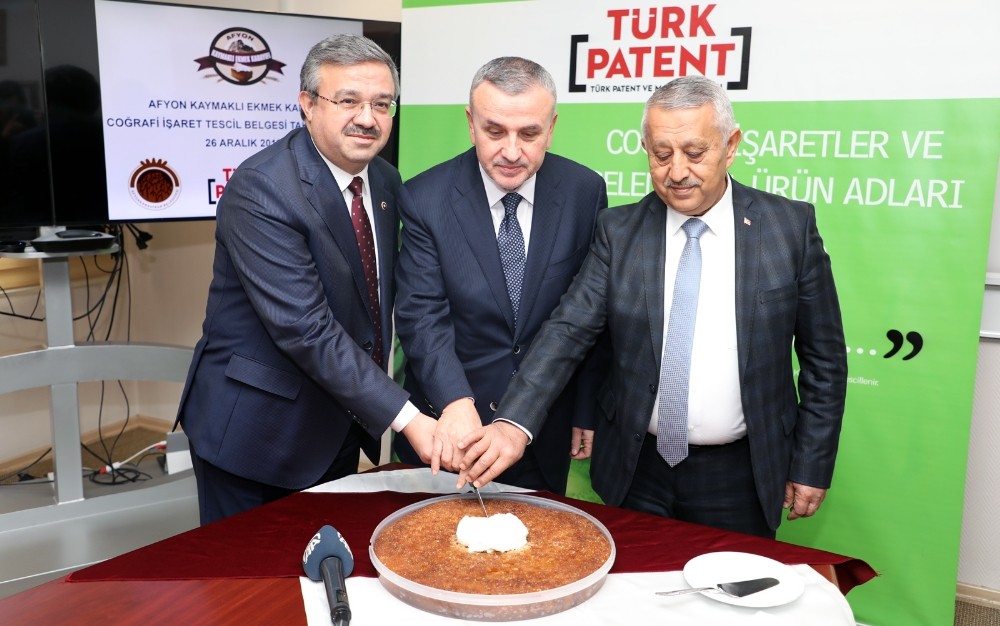 Kaymaklı ekmek kadayıfının tescil belgesini aldık 