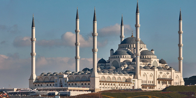 “Kaynak yok” yalanı “israf olur” yalanına döndü! İBB, Çamlıca Camii'nin metro hattını bu bahaneyle yapmamış