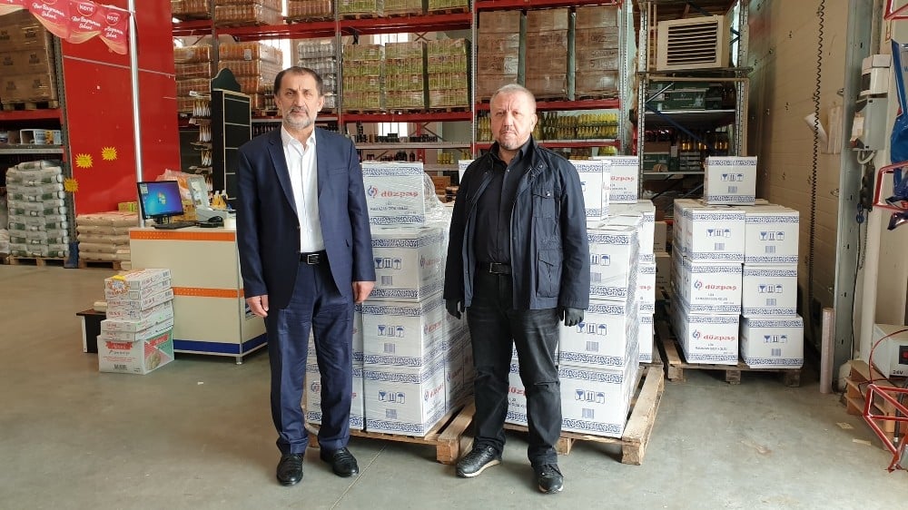Kaynaşlı Belediyesi ihtiyaç sahiplerine 100 koli dağıtacak 