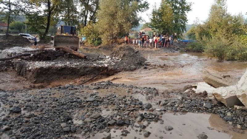 Kaynaşlı’da dereler taştı 