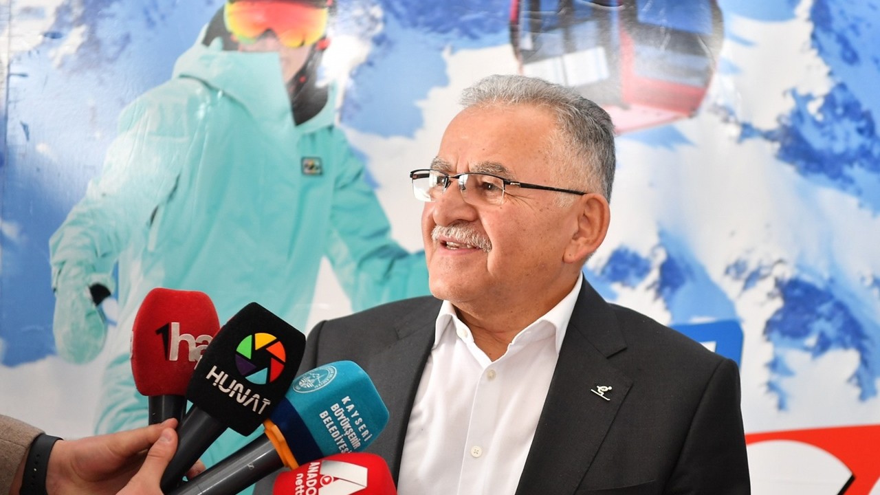 Kayseri Büyükşehir Belediye Başkanı Büyükkılıç’tan Dünya Kar Motosikleti Şampiyonası’na davet