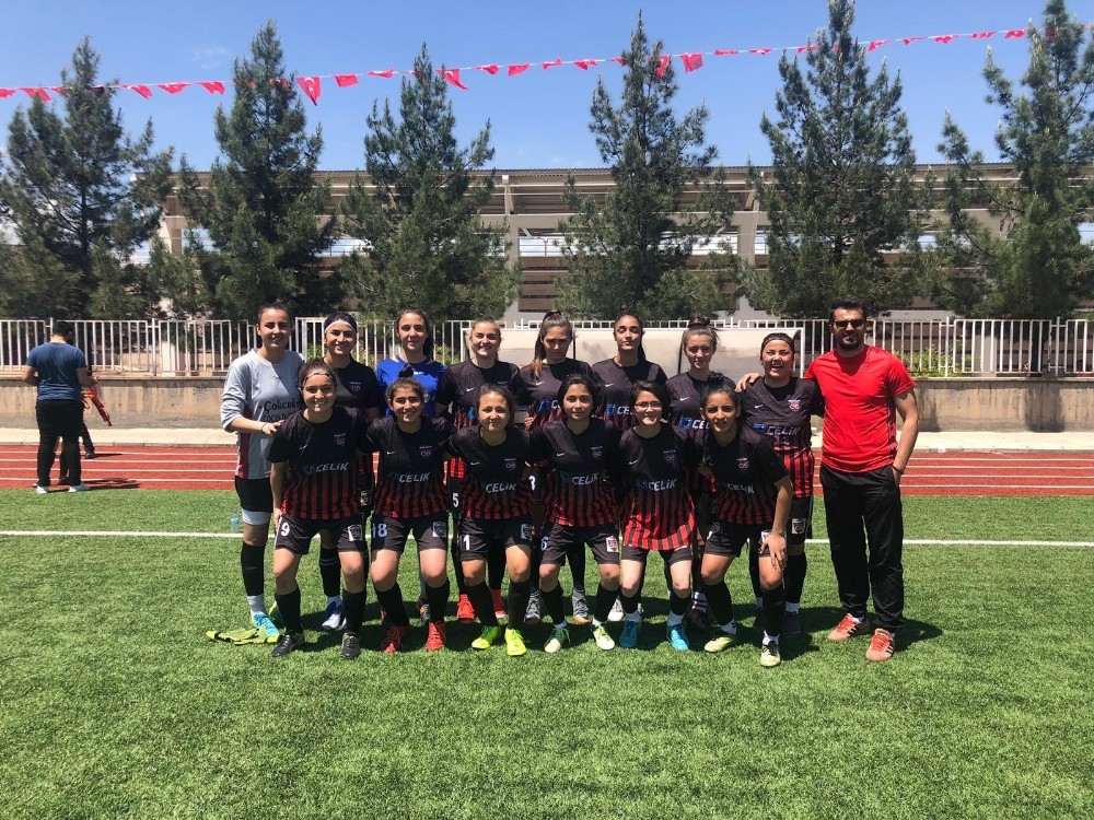 Kayseri Gençlerbirliği Yıldız Kızlarda Türkiye finalinde 