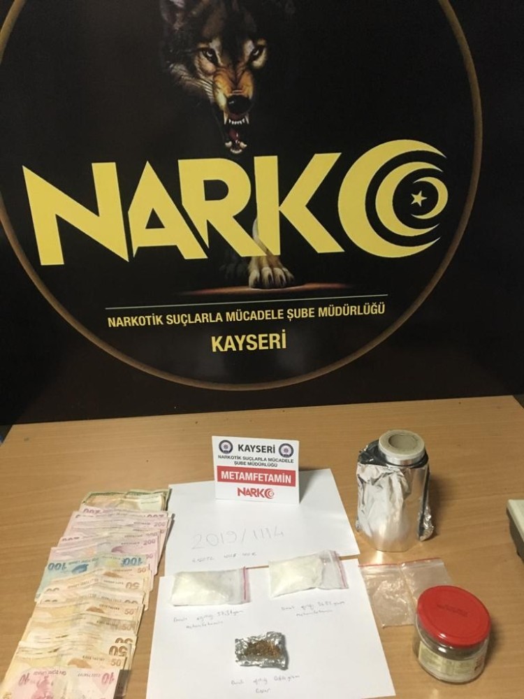 Kayseri polisi uyuşturucuya geçit vermiyor: 2 gözaltı 
