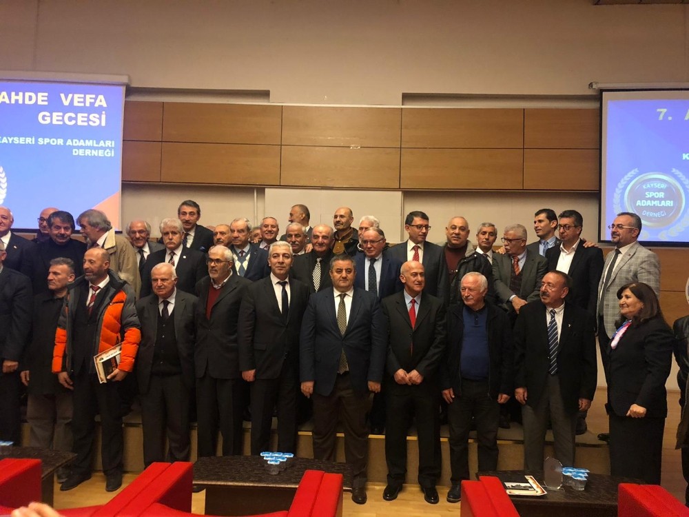 Kayseri Spor Adamları Derneği’nin 7. Vefa Gecesi düzenlendi 