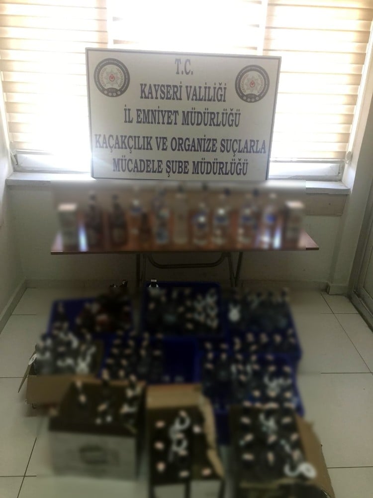 Kayseri’de 135 şişe kaçak alkol ele geçirildi 