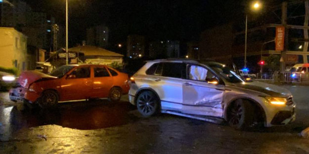 Kayseri’de 2 otomobil çarpıştı: 4 yaralı