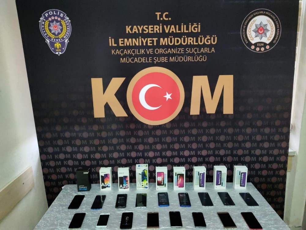 Kayseri’de 25 adet kaçak cep telefonu yakalandı 
