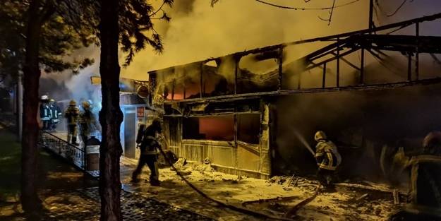 Kayseri'de 3 dükkan küle döndü!