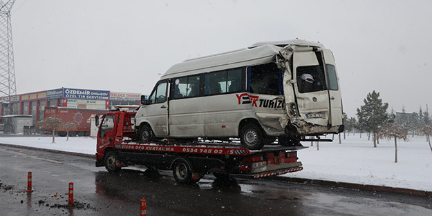 Kayseri'de 6 araç birbirine girdi! Çok sayıda yaralı var