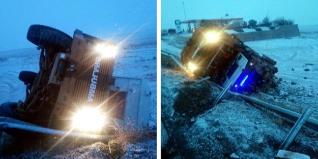 Kayseri'de askeri araç kaza yaptı!