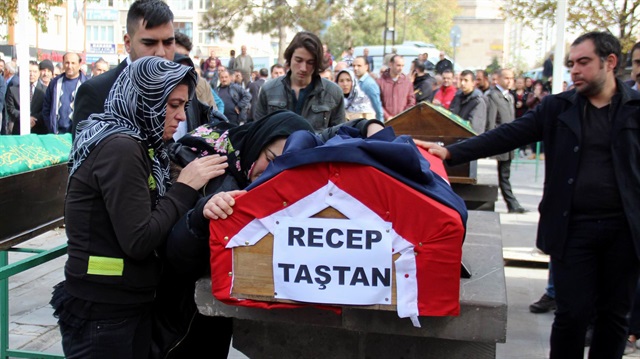 Kayseri'de banka müdürü çaycıyı kurtarmaya çalışırken öldü