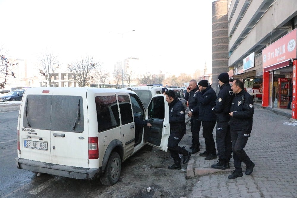 Kayseri’de bıçaklı kavga: 1 yaralı 