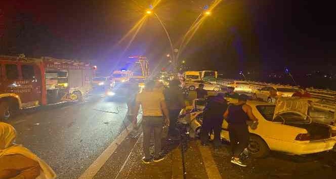 Kayseri'de feci kaza: Sıkıştığı araçtan güçlükle çıkarıldı