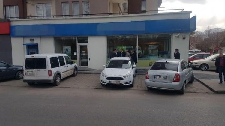 Kayseri'de güpegündüz silahlı banka soygunu