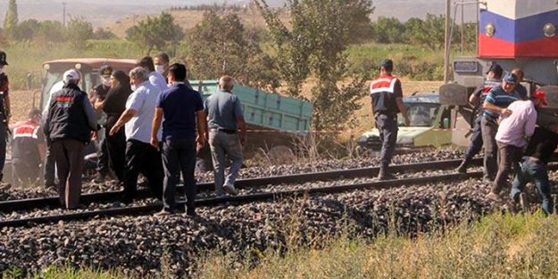 İki çocuğun eşek üzerindeki yolculuğu feci kazayla son buldu