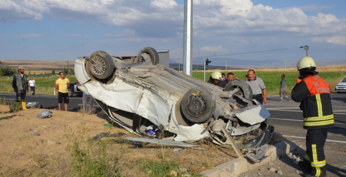Kayseri'de iki otomobil çarpıştı: 4 kişi yaralandı