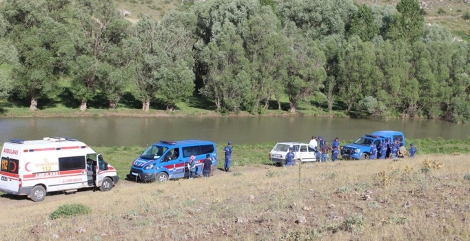 Kayseri'de ırmağa giren adam boğuldu