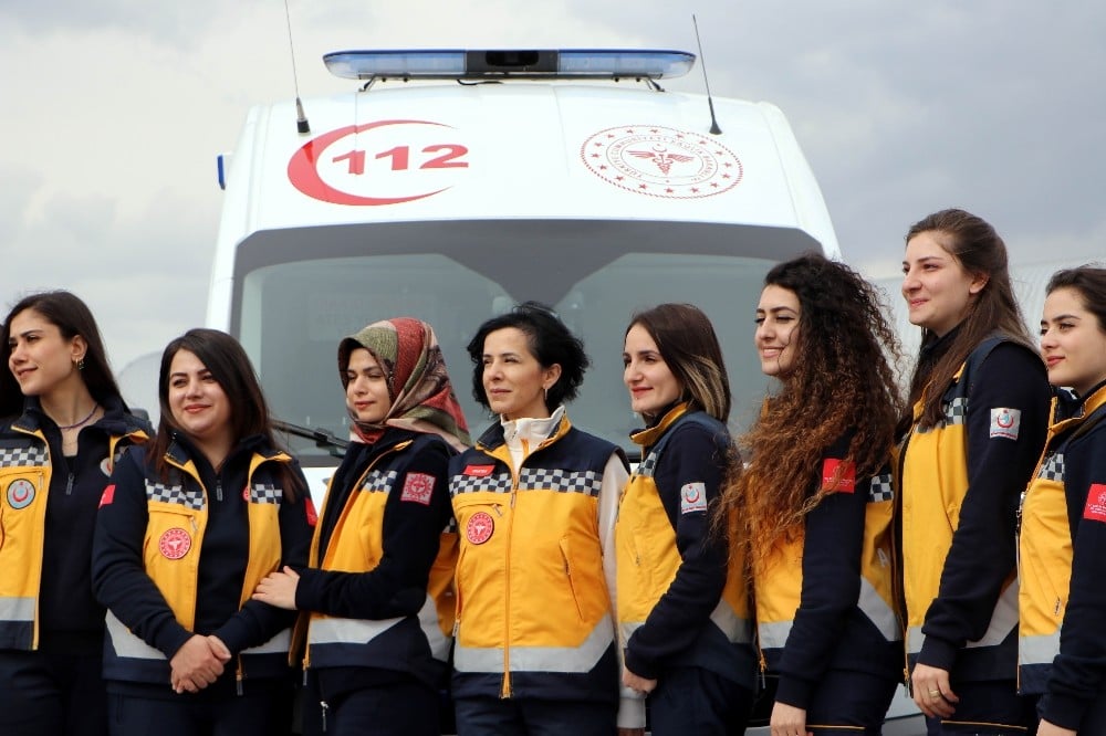 Kayseri’de kadın acil sağlık personeline ambulans sürüş eğitimi 