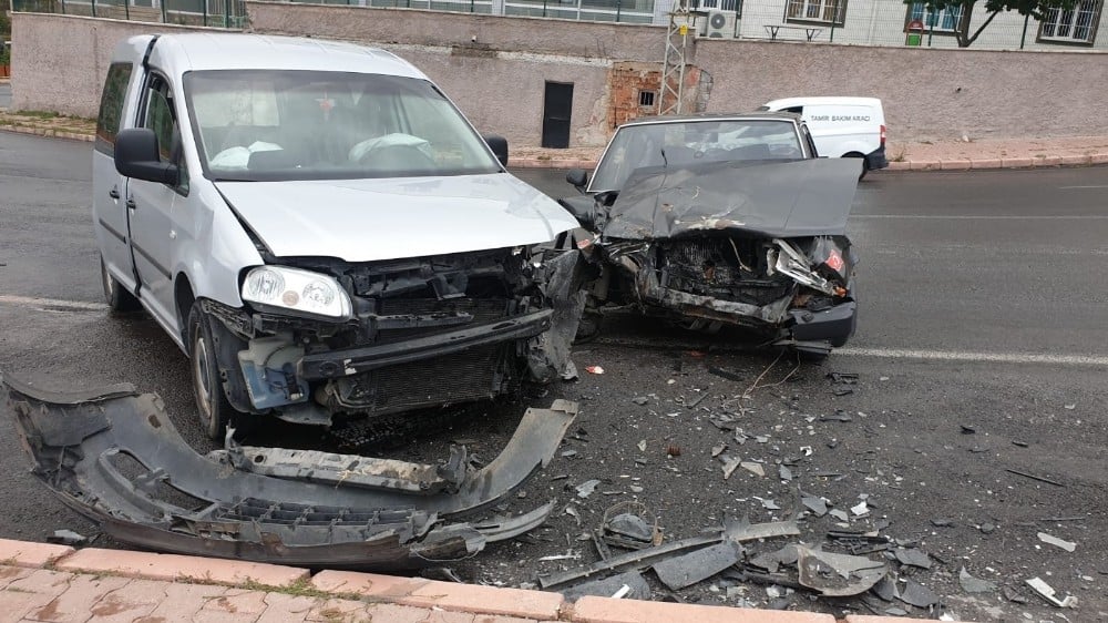 Kayseri’de kaza: 2 yaralı 
