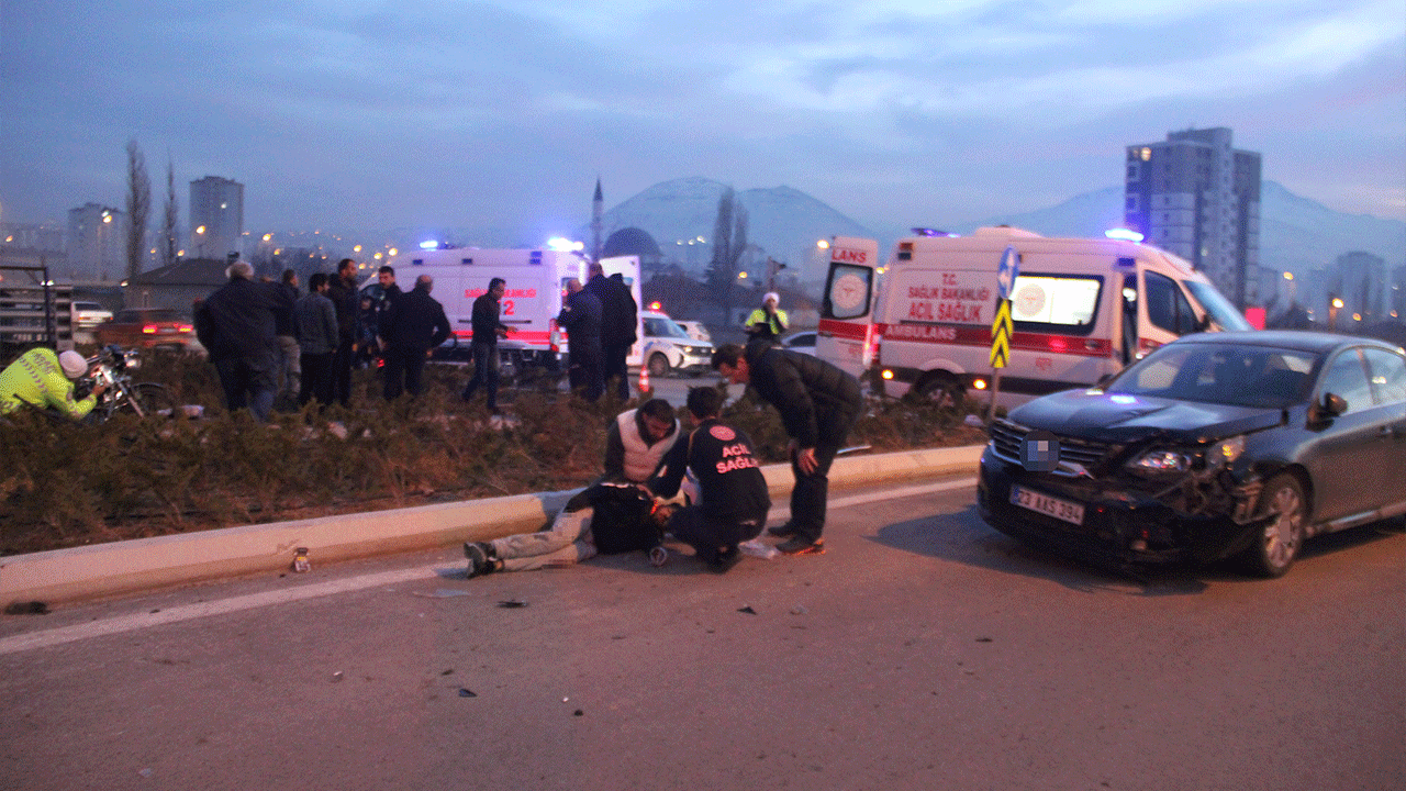 Kayseri'de Kaza! Otomobil ile Motosiklet Çarpıştı