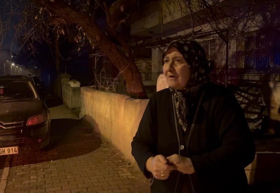 Kayseri’de komşuluk örneği! Ulaşamadığı komşusundan soğuk havada haber bekledi