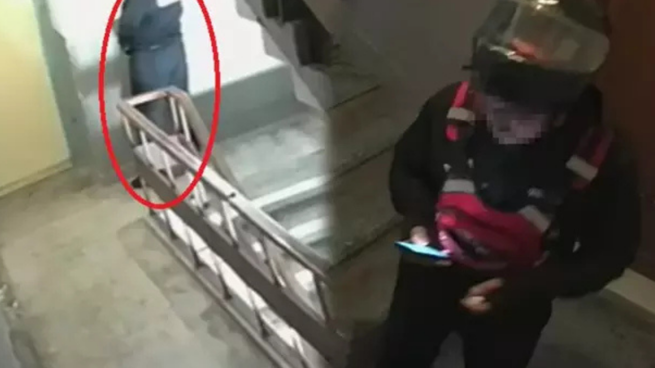 Kayseri’de kuryeden iğrenç hareket! Sipariş getirdiği binaya idrarını yaptı