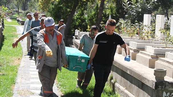 Kayseri'de mezarlıkta, ağaca asılı ceset bulundu