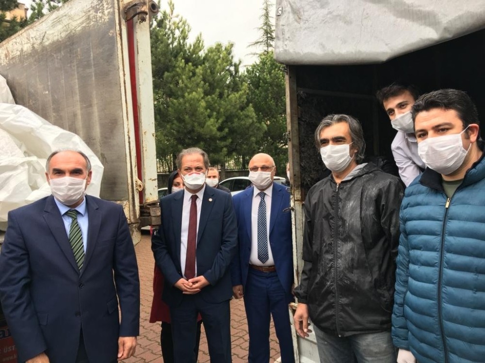 Kayseri’de, öğretmenler ihtiyacı olan 500 aileye un dağıttı 