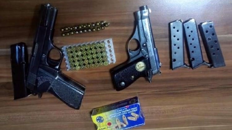 Kayseri'de ruhsatsız silah operasyonu; 4 kişi gözaltında