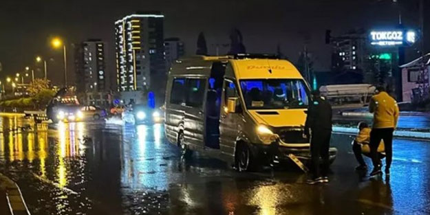 Kayseri'de servis minibüsü kaza yaptı! 11 yaralı var