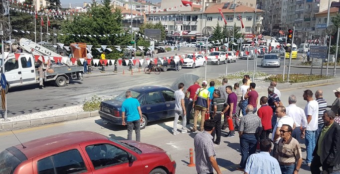 Kayseri'de seyir halindeki otomobil yandı