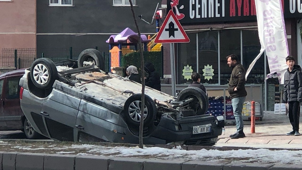 Kayseri’de trafik kazası! Takla atan otomobilde 1 kişi yaralandı