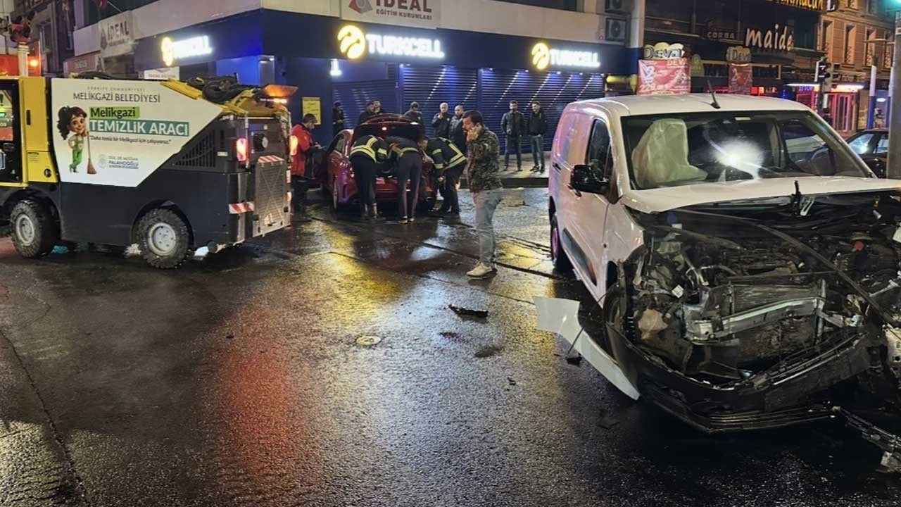 Kayseri'de trafik kazasında 2 kişi yaralandı