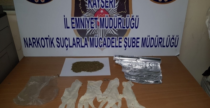Kayseri'de uyuşturucu satıcılarına operasyon: 5 kişi gözaltına alındı
