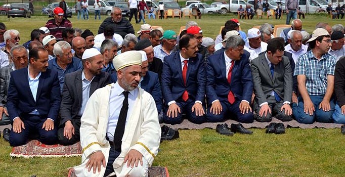 Kayseri'de yağmur duası yapılırken yağış başladı