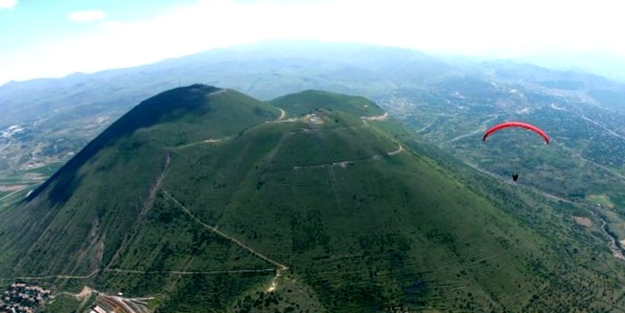 Kayseri'de yamaç paraşütü yere çakıldı!