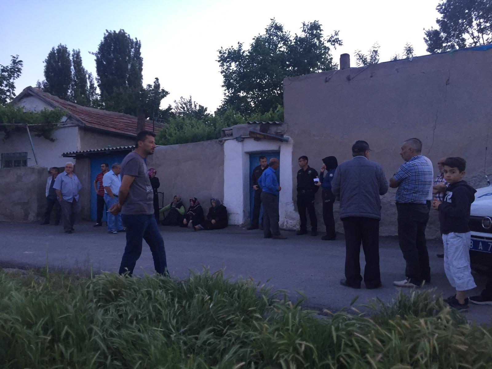 Bahçede ölü bulundular